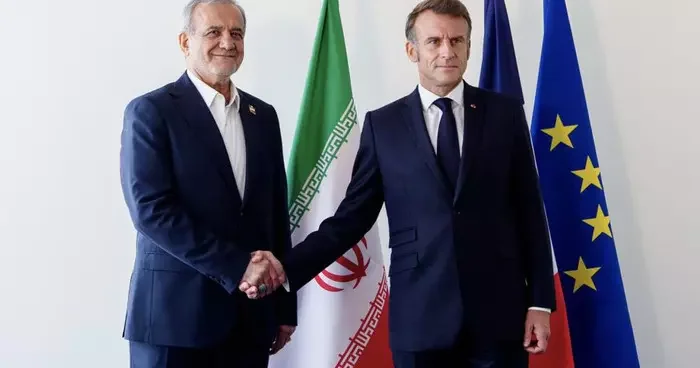 Macron, İran Cumhurbaşkanı Pezeşkiyan ile görüştü
