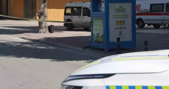 Caddeyi trafiğe kapattıran şüpheli valiz ihbarı asılsız çıktı