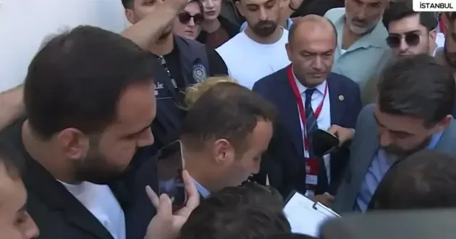 Mahkemenin durdurma kararı sonrası CHP İstanbul İl Kongresi nde gerginlik Politika Haberleri