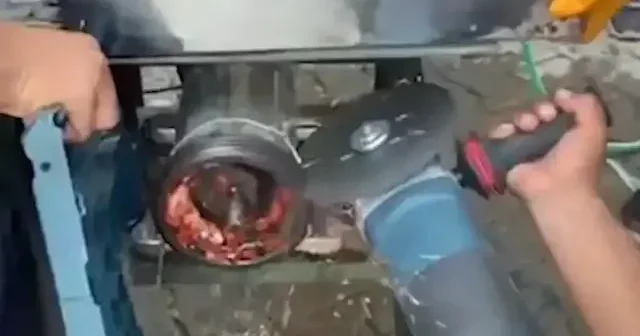 Salça makinesine elini kaptıran genç kız ameliyatla kurtarıldı VİDEO İZLE