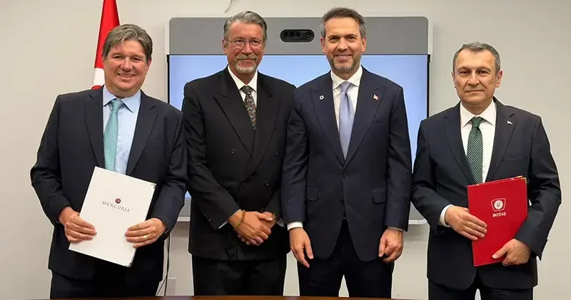 Bakan Bayraktar dan New York’ta LNG tedarik anlaşması açıklaması