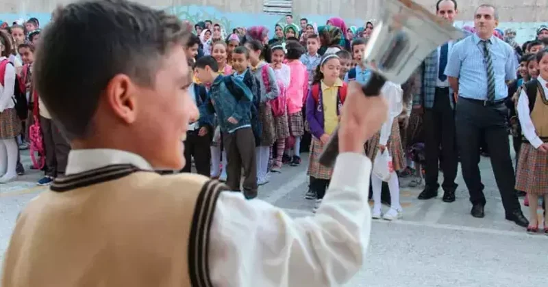 Öğrenciler ve veliler merakla bekliyor: Tatil tarihi belli oldu