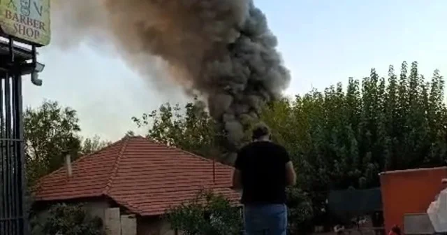 Antalya da müstakil evdeki yangında çatının çökmesi panik yarattı Antalya Haberleri