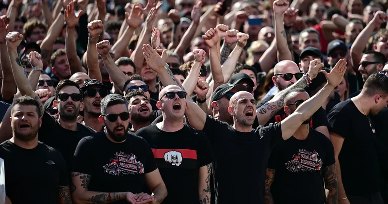 Milan taraftarı, yönetimi istifaya davet etti: Milan ı kurtarın