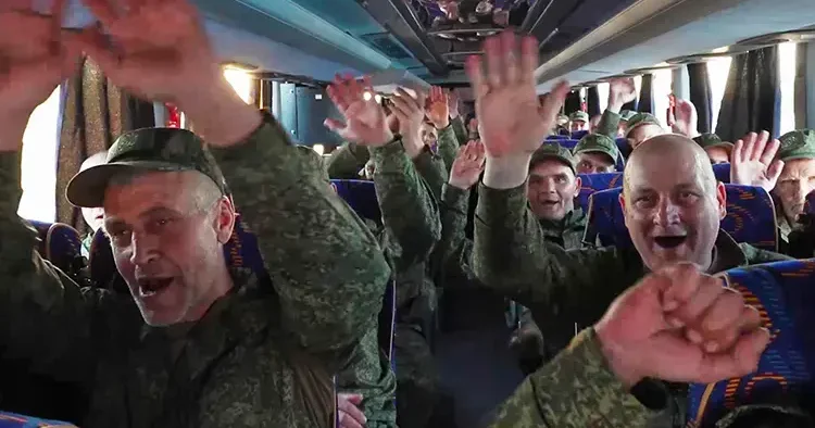 Son dakika... Rusya ve Ukrayna esir takasını tamamlandı: 2 bin kişi evlerine dönüyor