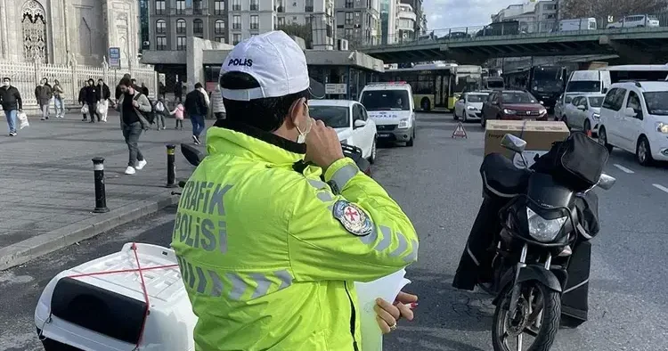 Kask takmayan 475 bin 976 motosikletliye işlem