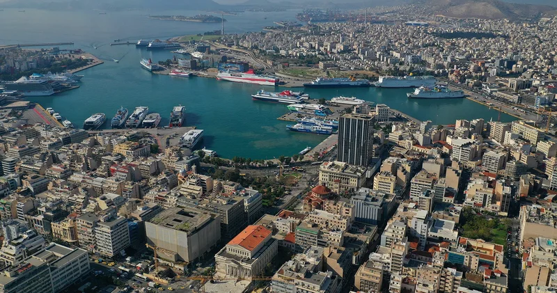 Kilit liman Çin in elinde! Ege de soğuk savaş rüzgarı