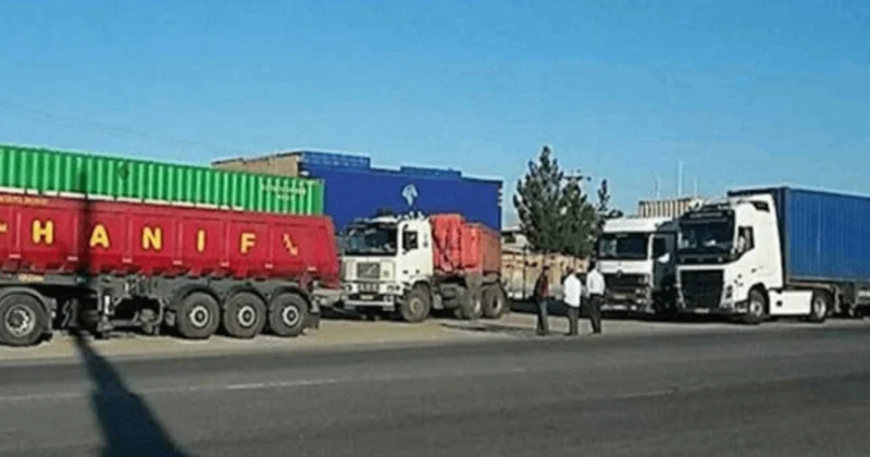 İran da kamyon şoförleri kötü çalışma koşulları için isyanda Sözcü Gazetesi