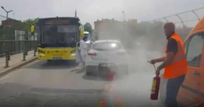 Ataşehir de bıçaklı sürücüye yangın tüpü sıkıldı; o anlar kamerada Son dakika haberleri