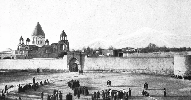“Ermeni Kilisesi ilk yıllarda Bolşevik yönetiminin kısa süreli olacağını düşündü” Agos