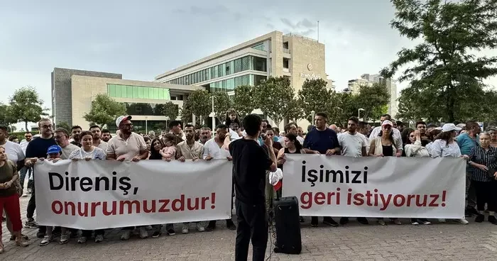 Konyaaltı Belediyesi nde işten çıkarılan çalışanlar eylem yaptı