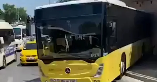 Zeytinburnu nda el freni çekilmeyen İETT otobüsü Marmaray istasyonunun duvarına girdi VİDEO İZLE