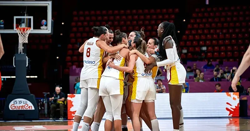 İspanya, Çekya yı yenerek Avrupa Basketbol Şampiyonası nda yarı finale yükseldi