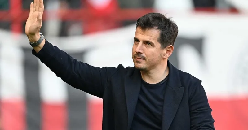 Emre Belözoğlu Antalyaspor’dan ayrıldığını duyurdu!