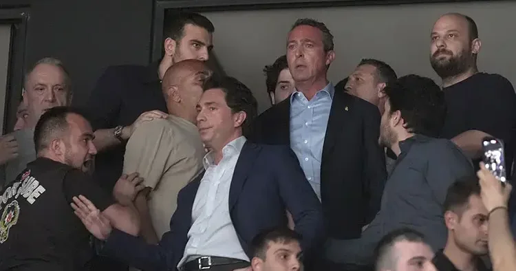Ali Koç, kavgaya değil, sakinleştirmeye koştu!