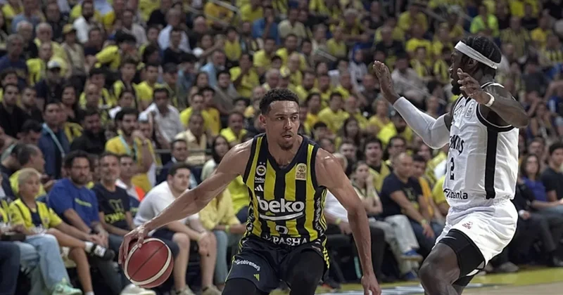 Fenerbahçe Beko Beşiktaş Fibabanka Finalde ilk yarı sona erdi Canlı