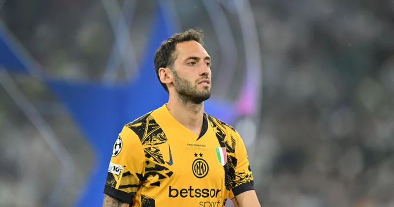 Hakan Çalhanoğlu ndan kötü haber: Sakatlandı Futbol Haberleri