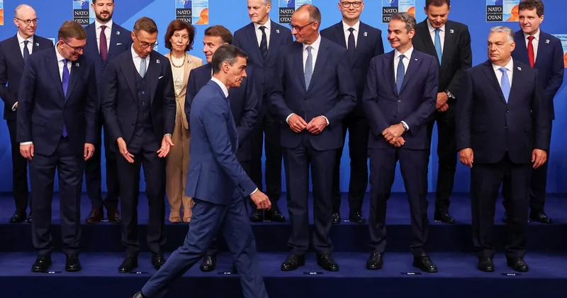 NATO zirvesinde kralın çıplak olduğunu söyleyen tek ülke İspanya yalnız bırakıldı