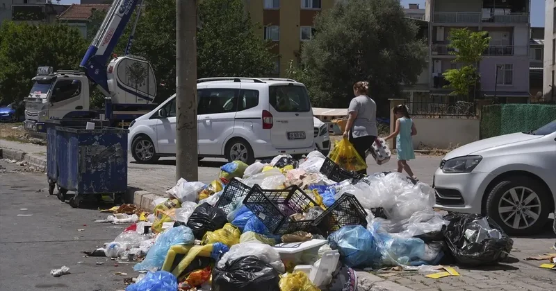 İzmir de sokaklar çöp yığınlarıyla doldu, vatandaşlar Hastalık saçıyor diyerek isyan etti