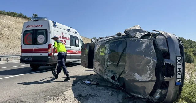 Kocaeli de takla atan otomobildeki 5 kişi, kazadan yara almadan kurtuldu Kocaeli Haberleri