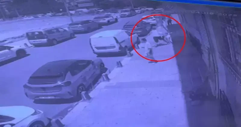 Gaziosmanpaşa’da zihinsel engelli çocuğu sokak ortasında darbetti