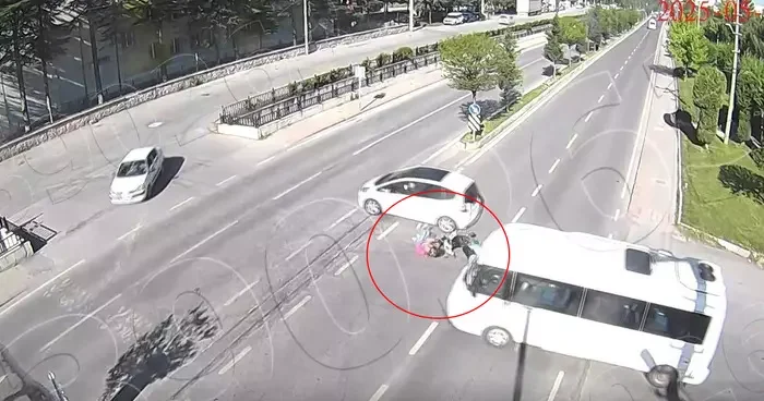 Kütahya’da meydana gelen 3 ayrı motosiklet kazası kameraya yansıdı
