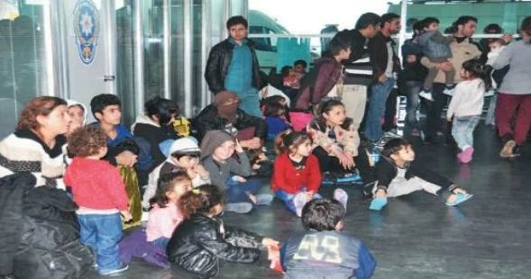 İHD ve TİHV den Geri Gönderme Merkezleri için çağrı: İnsan hakları örgütlerinin etkin denetimine derhal açılmalı