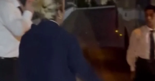 Ankara da yolcu otobüsünün muavinleri genç kadını yol kenarında zorla araçtan indirip darp etti VİDEO İZLE