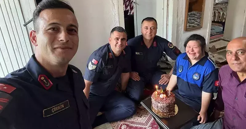 Jandarma, Down Sendromlu Sıla’nın doğum gününü kutladı