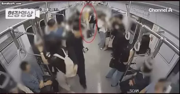 Metro kundaklandı! Korku dolu anlar kamerada