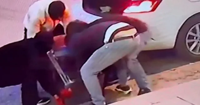 İstanbul da çalıntı plakalı araçla kasa hırsızlığı yapan 3 zanlının görüntüleri güvenlik kamerasına yansıdı VİDEO İZLE
