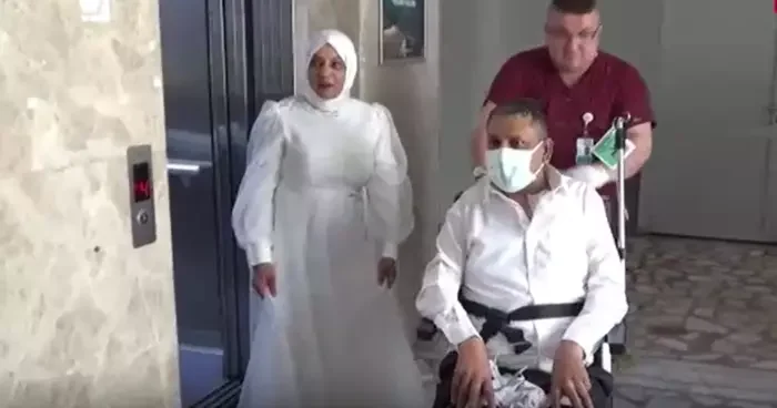 Kemik kanseri tedavisi gördüğü hastanede dünyaevine girdi