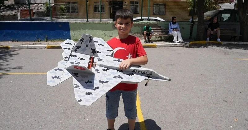 Bu çocuklar umut vadediyor! Geleceğin aydınlık yüzleri uçak üretiyor: “TEKNOFEST’ten ilham aldık”