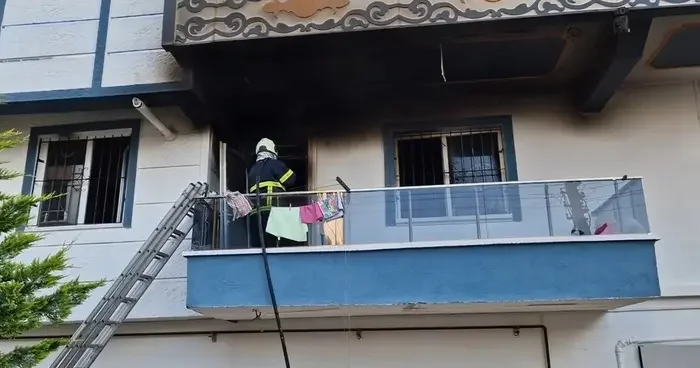 Telefonu şarjda uyuyanlar dikkat! Tüm evi bir anda küle çevirdi...
