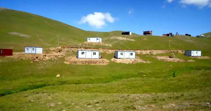 Yaylayı bir gecede konteynerler ile doldurdular