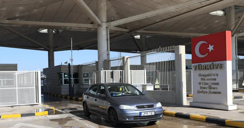 Gurbetçinin vatan sevinci sınırda başlıyor