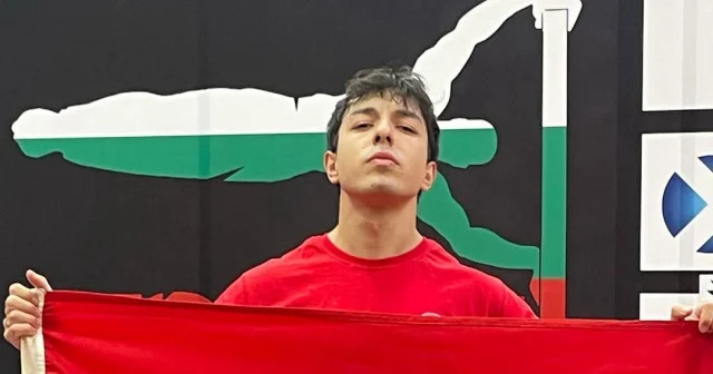 Asrınçağ Özdemir dünya şampiyonu oldu Salon Sporları Haberleri