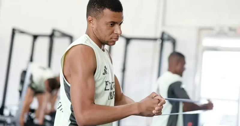 Günden güne eridi! Mbappe nin hastalığı açıklandı