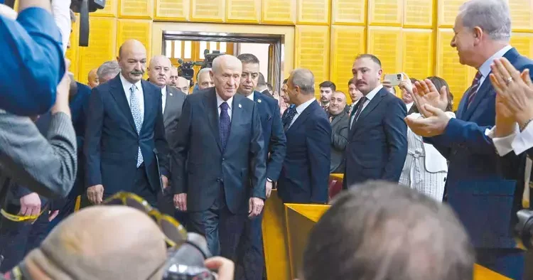 Bahçeli 5 ay sonra Meclis kürsüsünde... Yüzüklü mesaj: Tanrı Türkü korusun