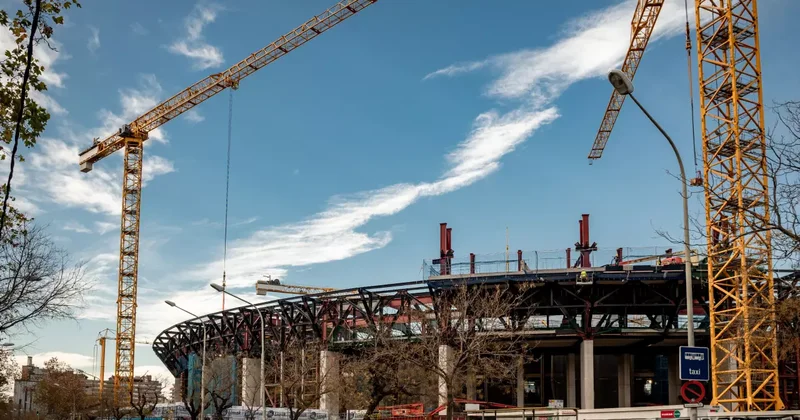 Türk firma Barcelona nın stadını bitirmek üzere: 1,5 milyar Euro kazandılar