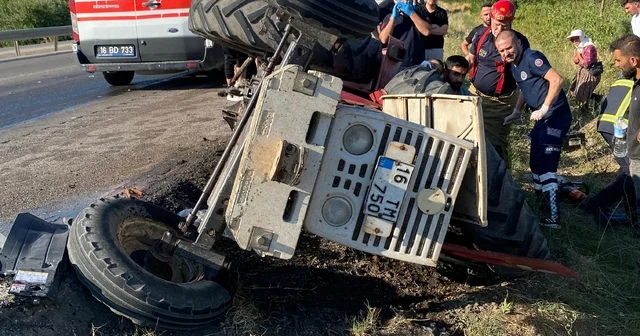 TIR ın çarptığı traktörün sürücüsü yaralandı Bursa Haberleri