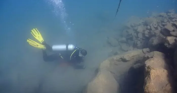 Bodrum da gönüllü dalgıçlar deniz dibinden 161 kilogram atık çıkardı