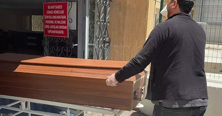 Tek ısırıkla gelen ölüm! Peş peşe acı haberler: Yozgat ta ve Gümüşhane de iki kişi yaşamını yitirdi