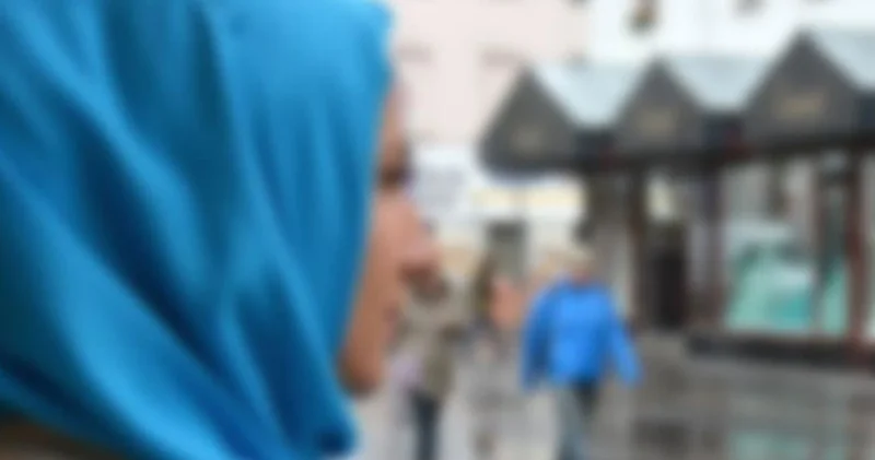 Hava yolu şirketi ile Müslüman kadın arasında başörtüsü gerginliği