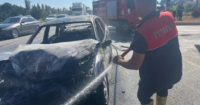 Çorumda iki otomobil çarpıştı: 4 yaralı
