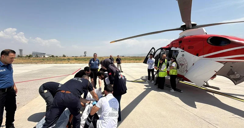 9 aylık bebek helikopterle Elazığ a getirildi: Sağlık durumu ciddiyetini koruyor