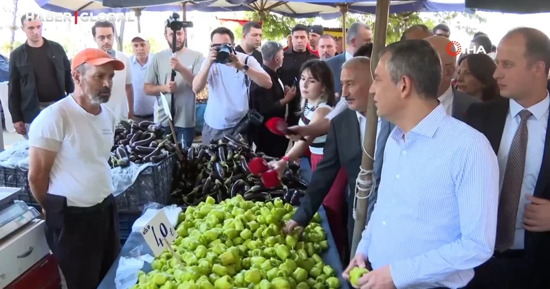 CHP Genel Başkanı Özel, Ankara’da semt pazarı ziyaret etti