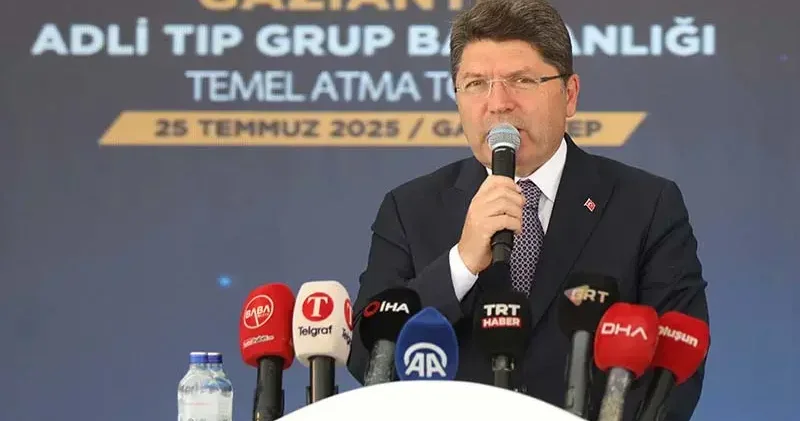 Bakan Tunç: Darbeciler tarafından yazılmış olması bile anayasanın değiştirilmesi için geçerli sebep