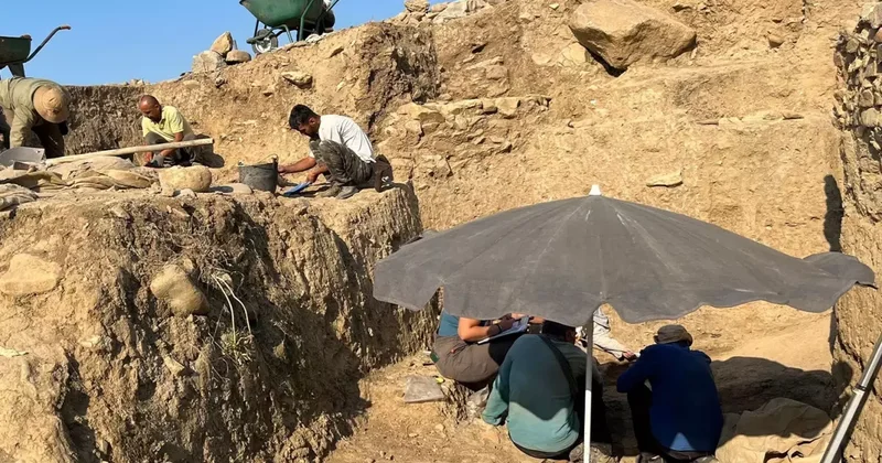 Gökçeada Uğurlu Zeytinlik kazılarında tarım ve hayvancılığa dayalı ilk köy yerleşimi bulundu