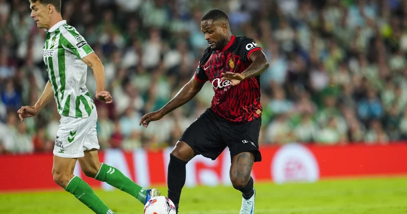 Cyle Larin Valencia yolcusu